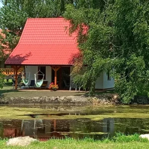 Posesja pokoje nad jeziorem Tajty