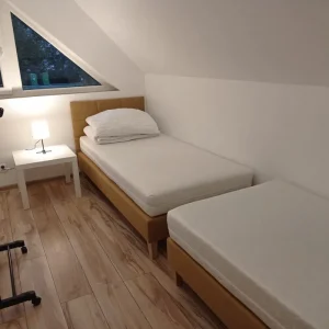 Pokoje nad jeziorem Tajty