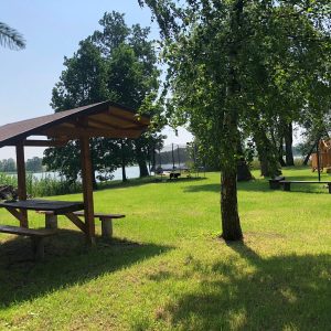 Posesja pokoje nad jeziorem Tajty